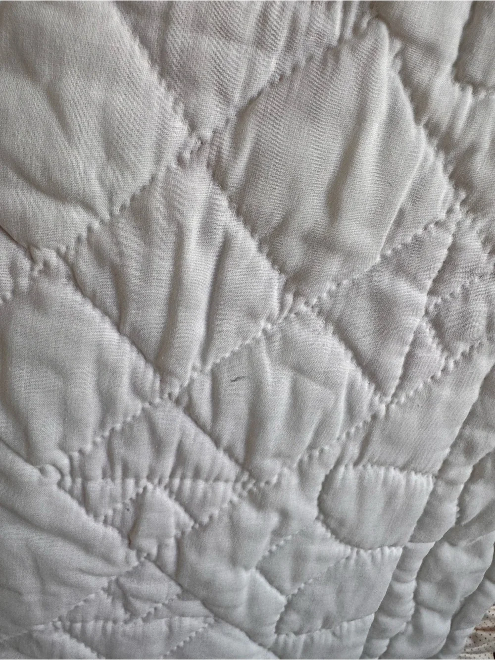 Vintage Handmade Flying Geese quilt pattern Red Cream Micro Floral Ruffle edge